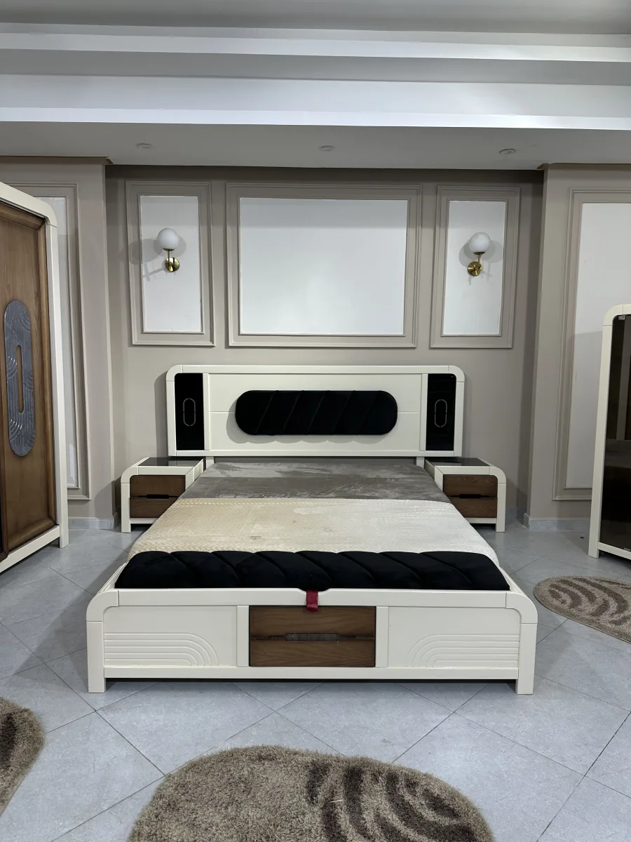 LA PIERRE ROYALE Bedroom Set